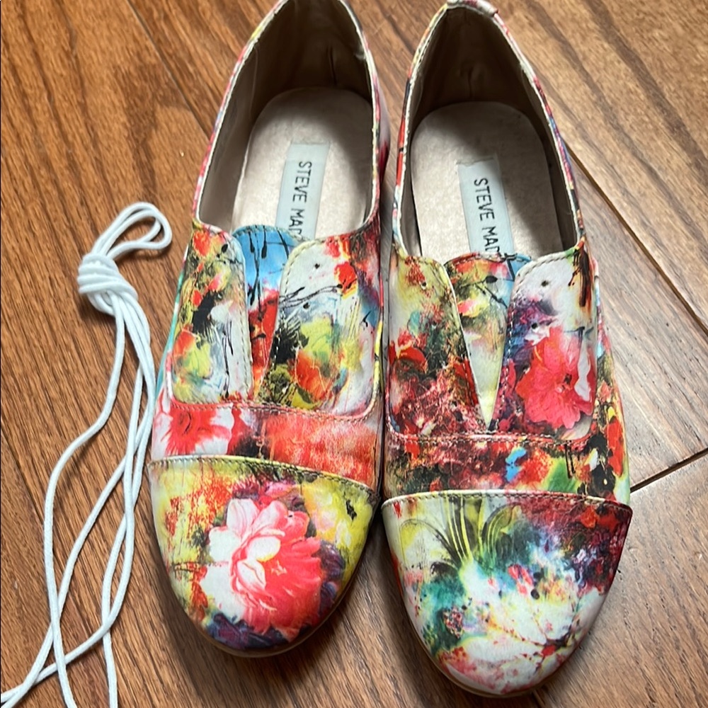 Steve Madden Women’s Size 7.5  Floral Slip-On Shoes